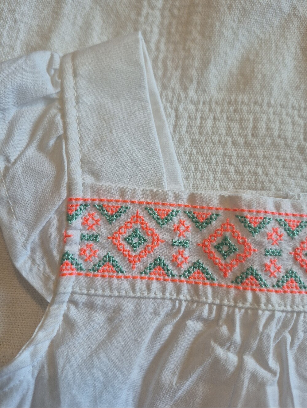 Carter's girls 3T white tank top with embroidered design NEW - Picture 2 of 5